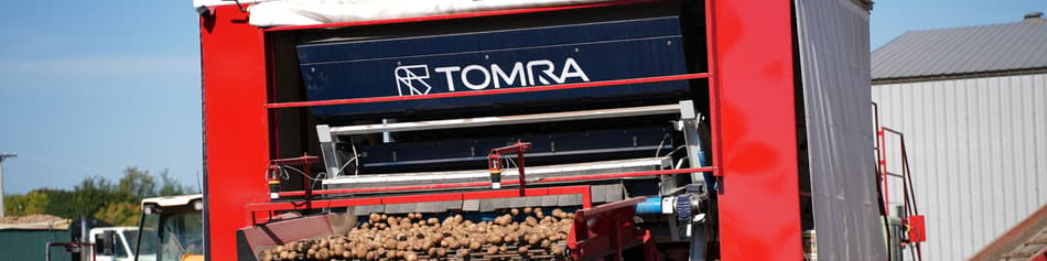 Potatoes being sorting by TOMRA 3A optical sorter