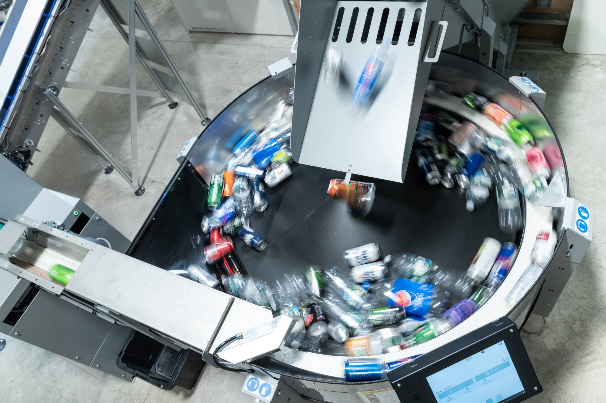 Explore TOMRA Reverse Vending Machines | TOMRA