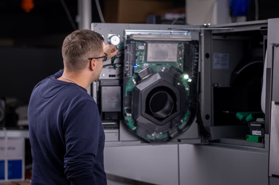 IoT for Recycling: TOMRA's Innovative Solutions | TOMRA