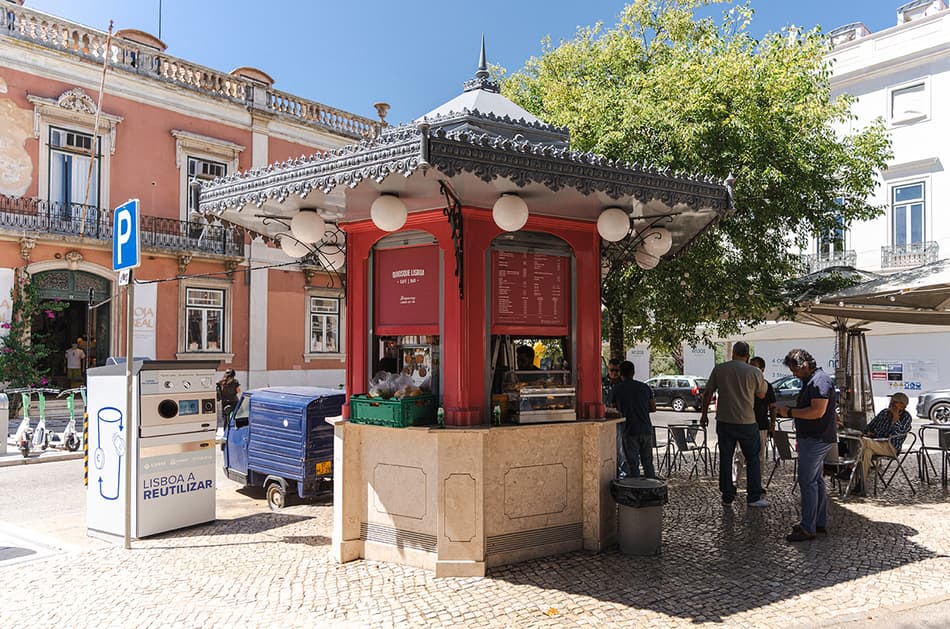 The collection point at the Principe Real kiosk in Lisbon