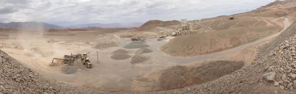 Wide view of Mina Esperanza de Caraveli in Peru