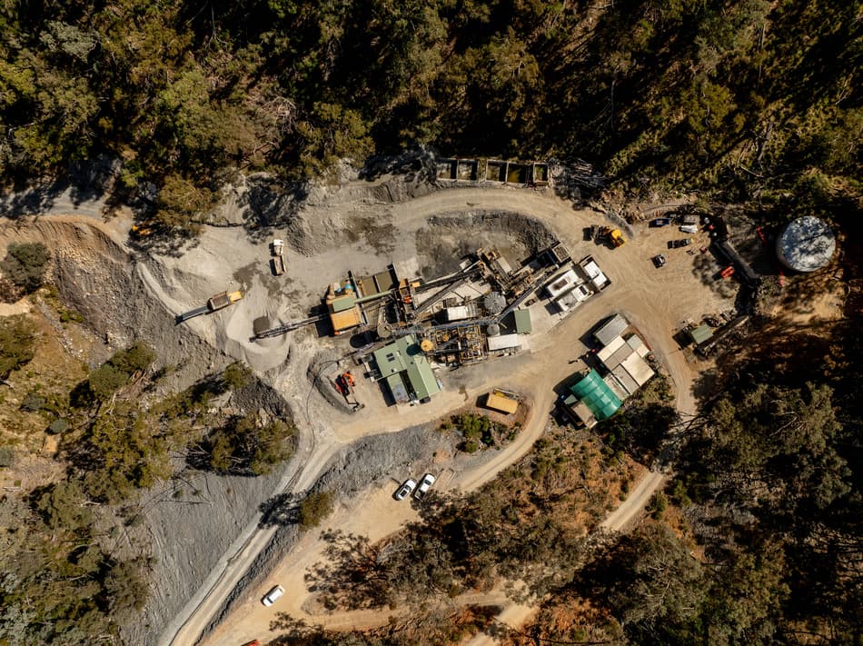 Vetex Gold Mine Australia overlook shot 2