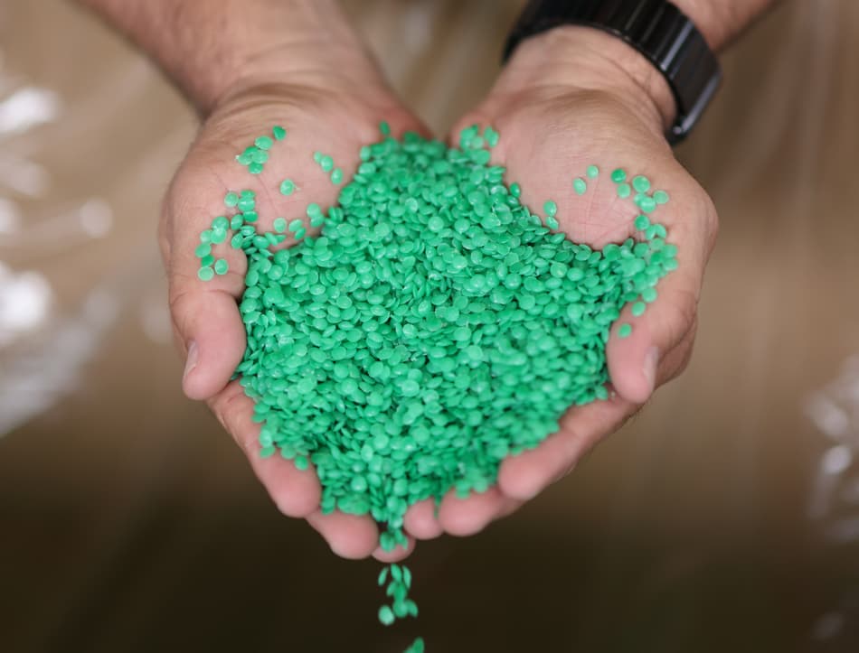 High-purity polyethelene granules