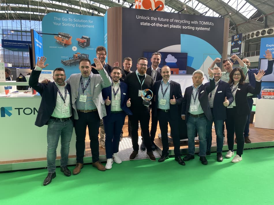 The team that accepted the PRS Award