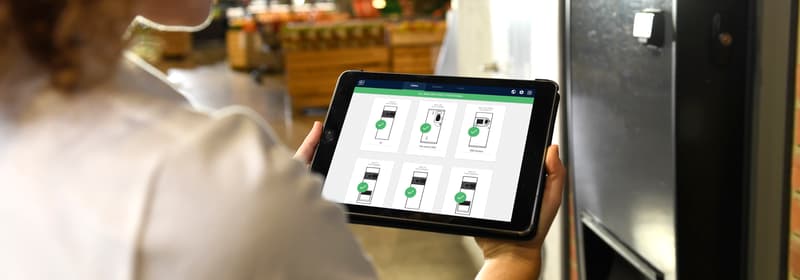 Employee with pad NotifyAssist