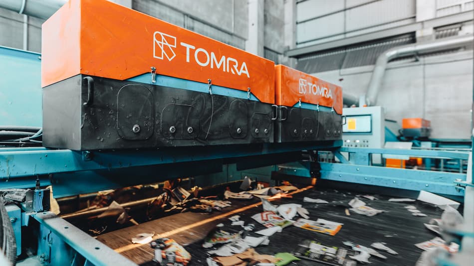 TOMRA Auto sort recycling machine
