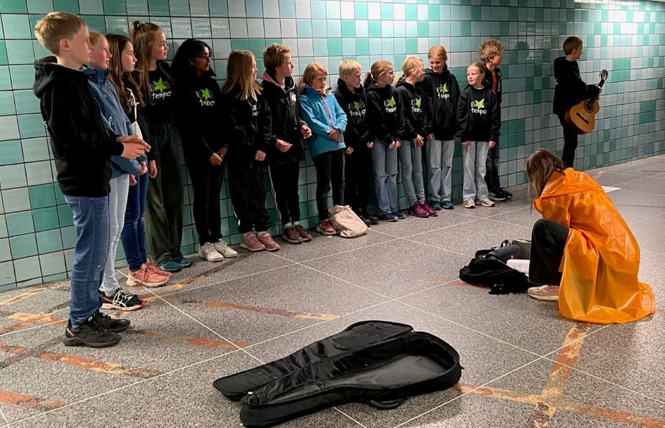 Image of Tempo Tweensing performing