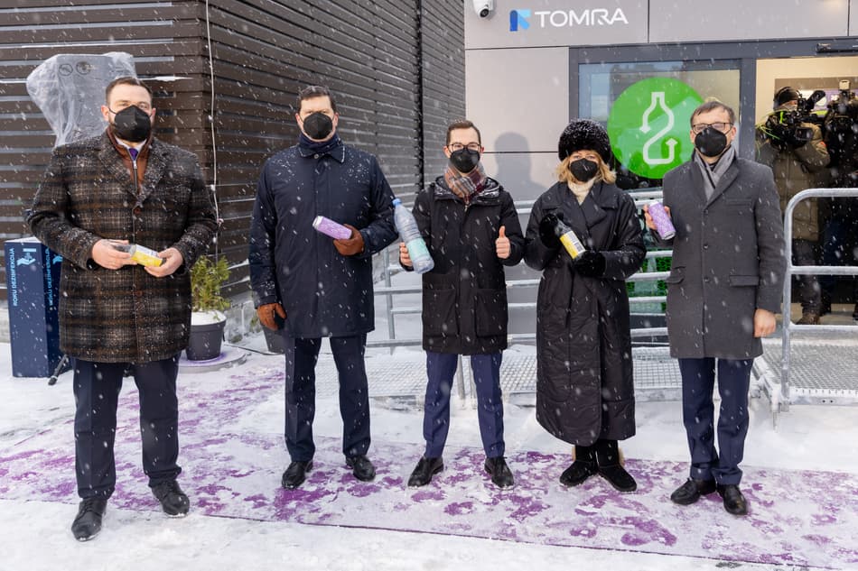 TOMRA reverse vending machine in Riga