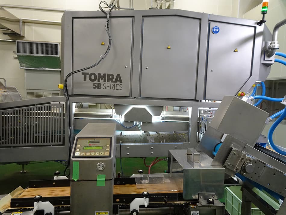 Inaba customer story, peanut sorting on the TOMRA 5B